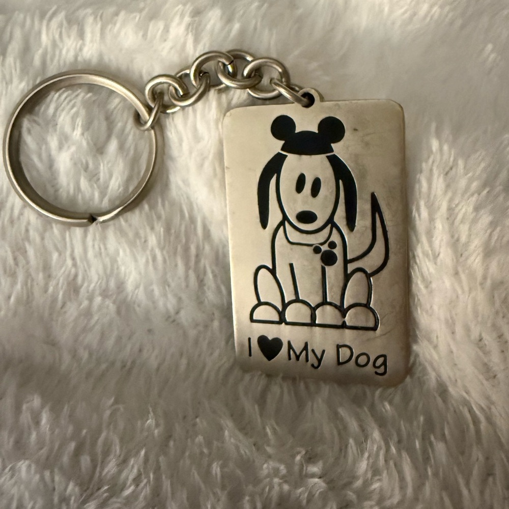 ⭐️ 3/$20 Walt Disney World I love my dog keychain